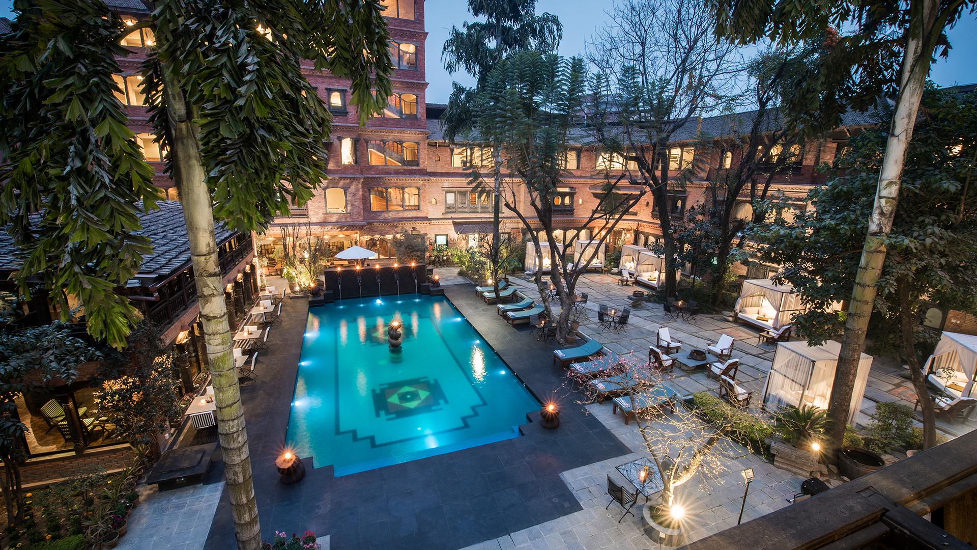 </yellow-tag>Luxury</yellow-tag>