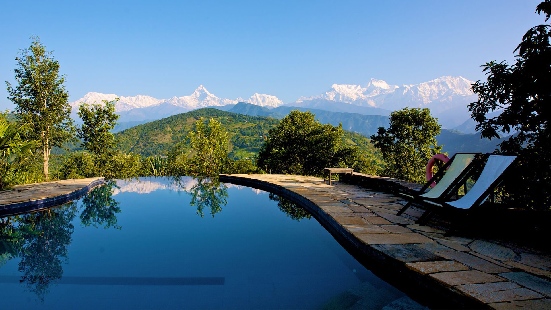 </yellow-tag>Luxury</yellow-tag>