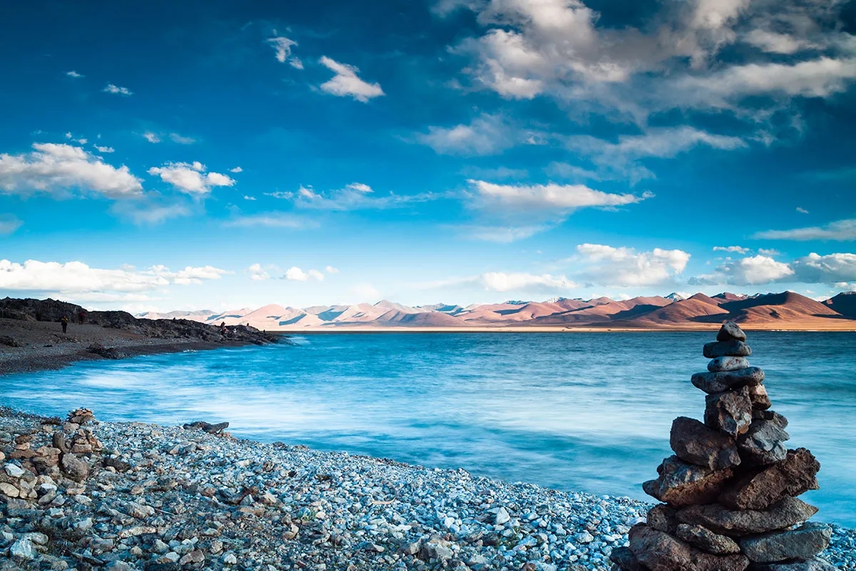 Yamdrok Lake and <yellow-tag>Karola Glacier</yellow-tag>